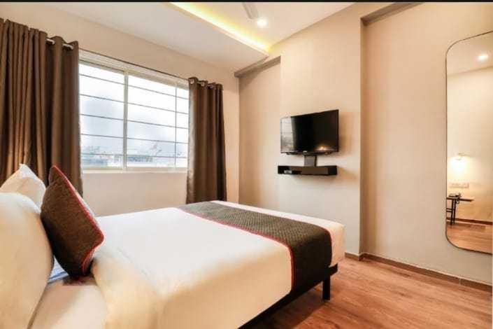 Oyo Shree Balaji Tower Hotel Bhopal Buitenkant foto
